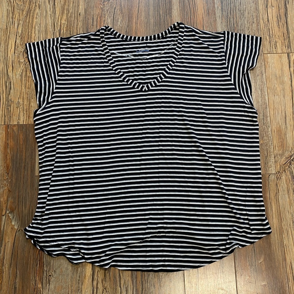 Columbia Lightweight Cap Sleeve Tee - Size 3XL
